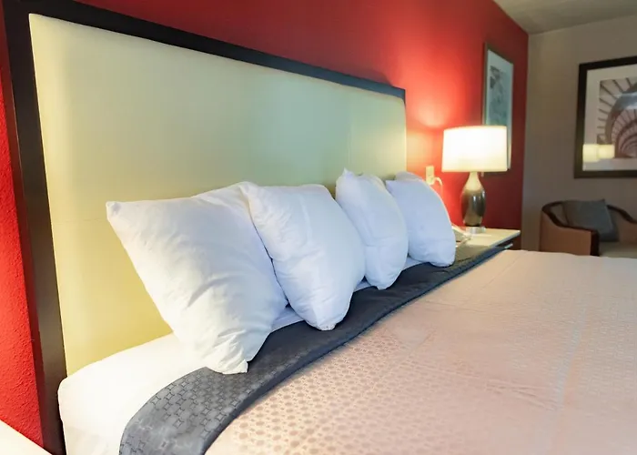 Spencer Inn & Suites