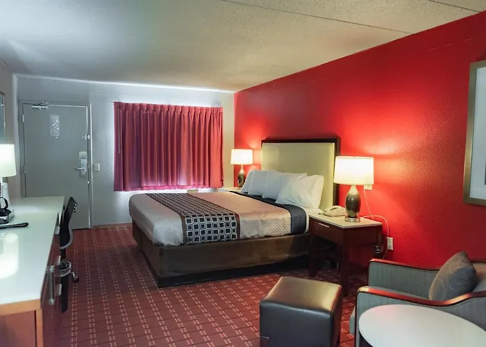 Spencer Inn & Suites
