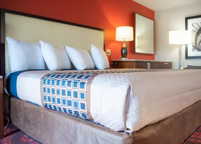 Spencer Inn & Suites