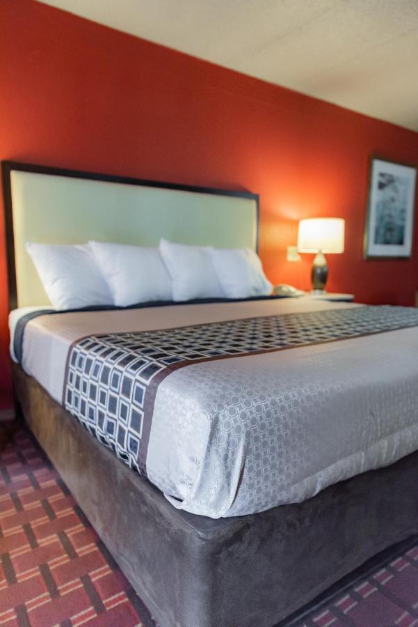 & Hotel 2*